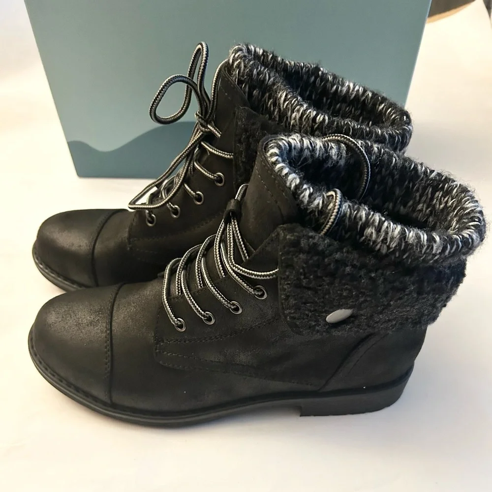 Cliff By White Mountain Woman’s Tie Up Boots Size 7.5 NIB